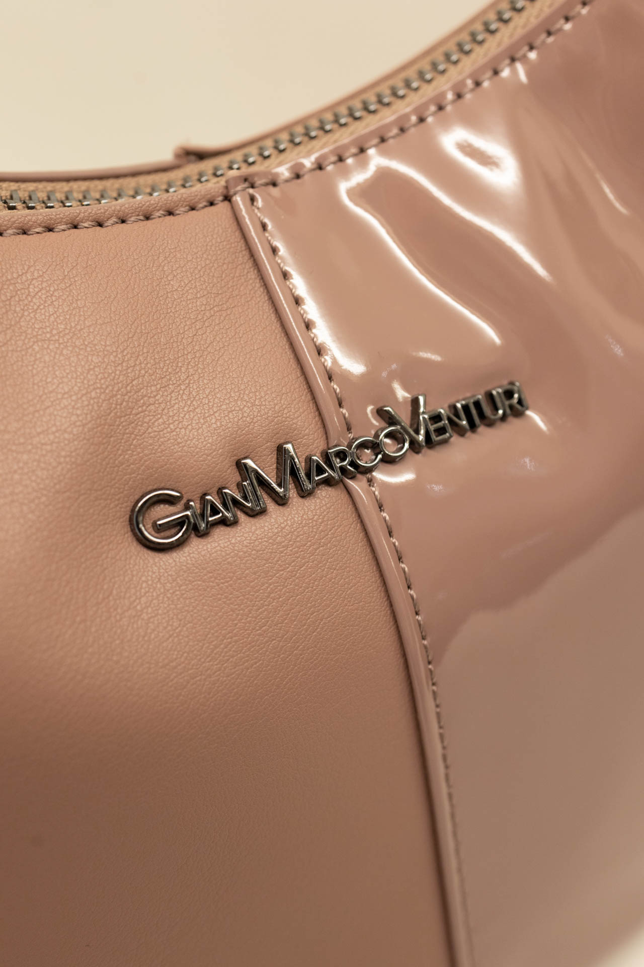 Ellegroup azienda pelletteria gianmarcoventuri leather goods wholesaler Servizi di pelletteria OEM Servizi di pelletteria ODM Analisi condivisa del costing Accesso diretto alla produzione Rispetto timing delle consegne Servizio di Stock Service