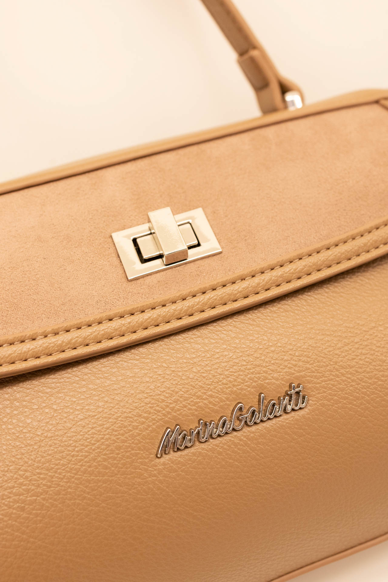 Ellegroup azienda pelletteria brand marina galanti leather goods wholesaler Servizi di pelletteria OEM Servizi di pelletteria ODM Analisi condivisa del costing Accesso diretto alla produzione Rispetto timing delle consegne Servizio di Stock Service