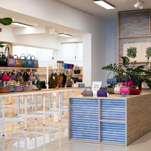Ellegroup azienda pelletteria brand showroom leather goods wholesaler handbags private label seasonal lookbook Servizi di pelletteria OEM Servizi di pelletteria ODM Analisi condivisa del costing Accesso diretto alla produzione Rispetto timing delle consegne Servizio di Stock Service
