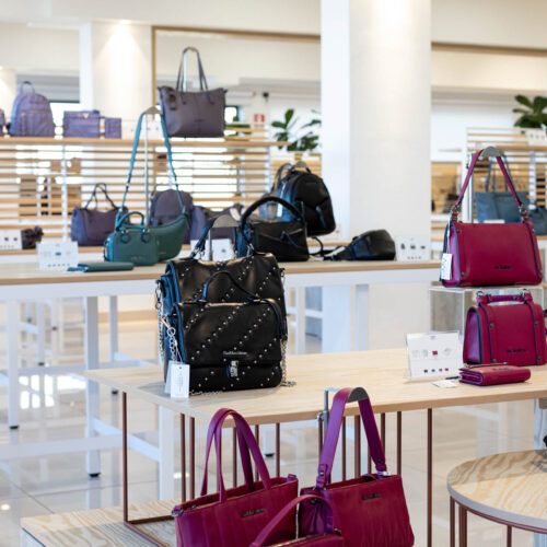 Ellegroup stockservice showroom wholesaler